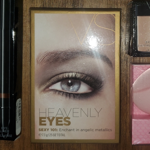 9 Victoria's Secret Makeup Bundle - Lip Gloss Eyeliner Eyeshadow Palette Shimmer - Picture 3 of 16